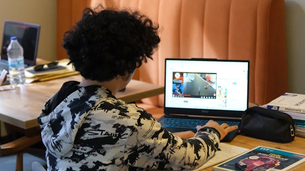 2024 Průvodce Výběrem Notebooku: Co by Váš Studentský Comp Nechyběl