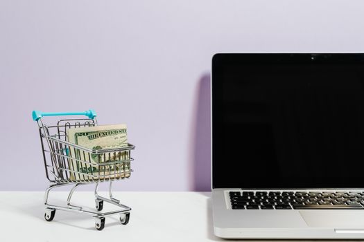 5 Tipů pro Úsporu Při Nákupu Studentského Notebooku v 2024
